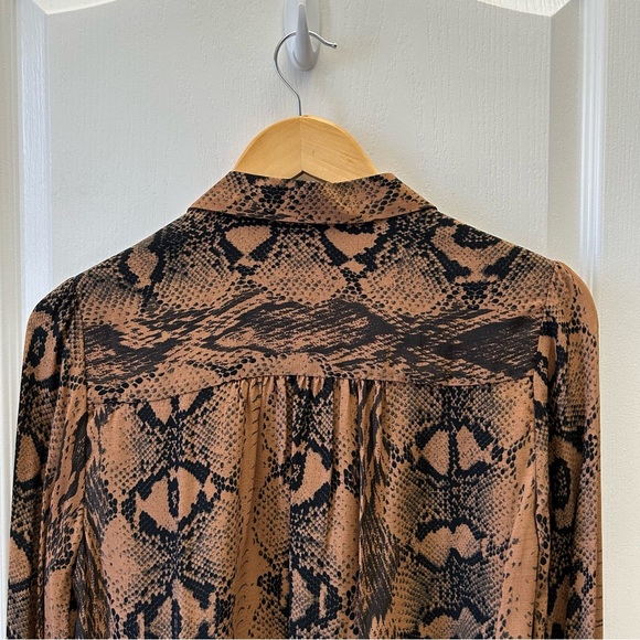 Topshop Snake Print Button-Up Shirt Blouse Brown and Black Size 4 - Picture 6 of 15